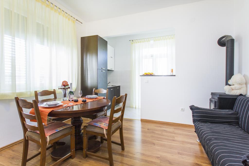 Apartment Amber Koromacno Room photo