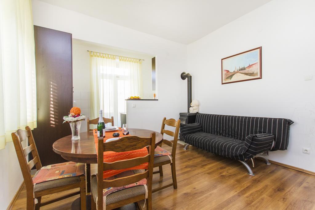 Apartment Amber Koromacno Room photo